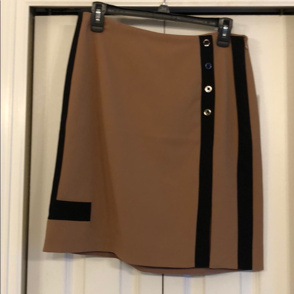 White House Black market skirt